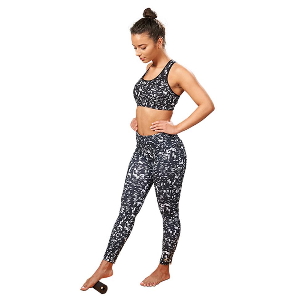 Faszienrolle Lua Mini mit Model Fußmassage Faszienrolle Lua Mini mit Model Fußmassage